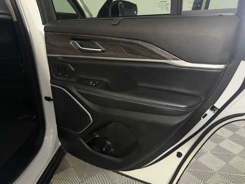 Certified 2023 Jeep Grand Cherokee 4WD 4xe w/ Luxury Tech Group II image 27