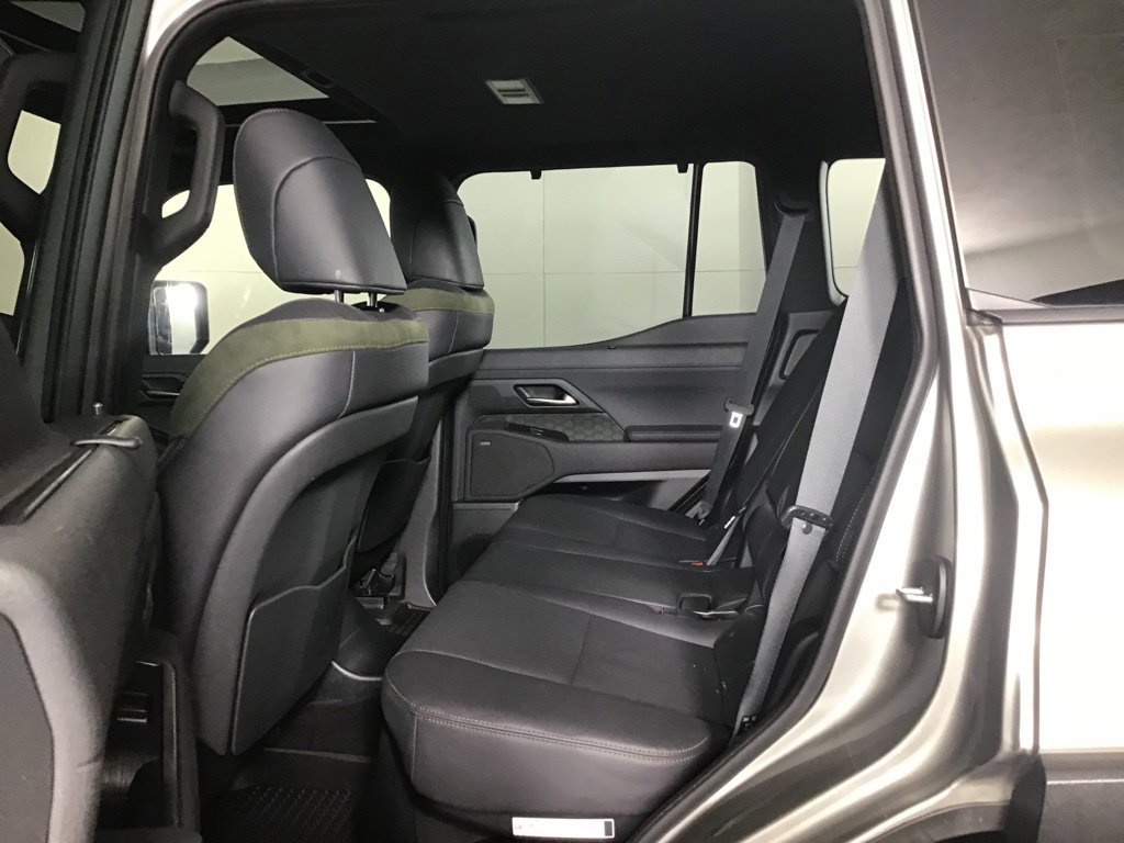 Used 2024 Lexus GX 550 AWD/4WD image 25