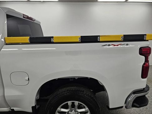 Used 2026 Chevrolet Silverado 1500 LT AWD/4WD image 9