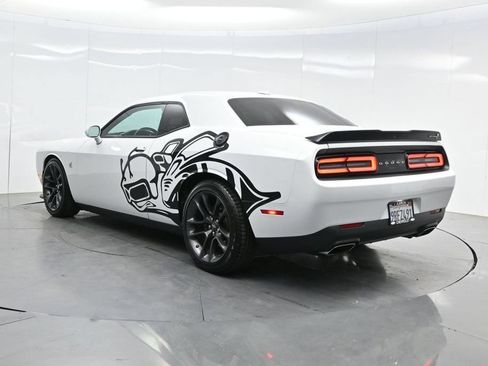 Used 2022 Dodge Challenger R/T Scat Pack w/ Driver Convenience Group RWD image 5