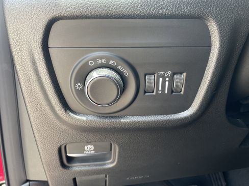 New 2025 Jeep Grand Cherokee L Altitude image 19