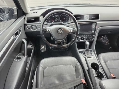 Used 2017 Volkswagen Passat 1.8T R-Line w/ R-Line Lighting Package image 23