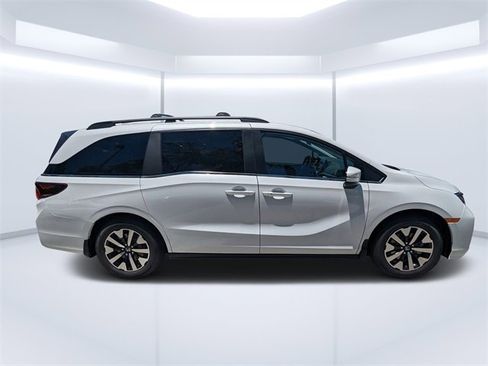 New 2025 Honda Odyssey EX-L image 2