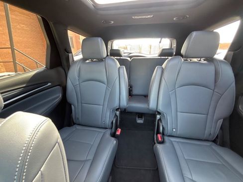 Used 2024 Buick Enclave Premium w/ Experience Buick Package FWD image 26