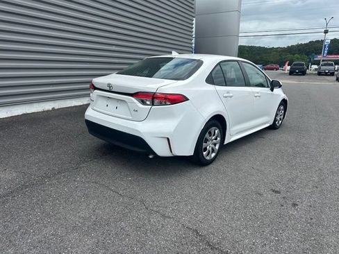 Used 2023 Toyota Corolla LE FWD image 3