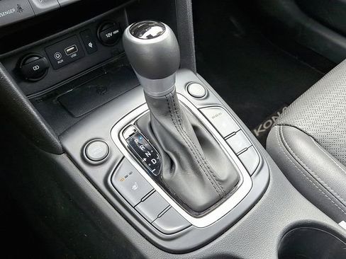 Used 2021 Hyundai Kona Limited w/ Cargo Package image 15