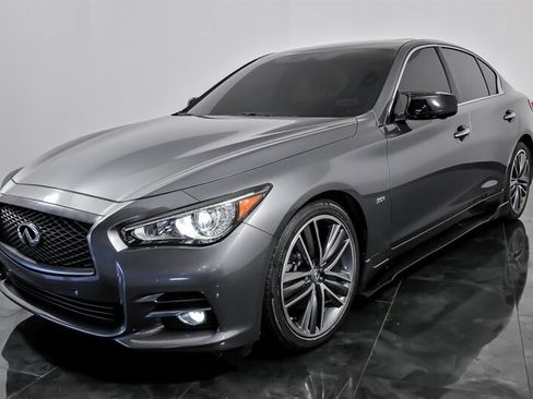 Used 2017 INFINITI Q50 3.0t Premium w/ Driver Assistance Package image 5