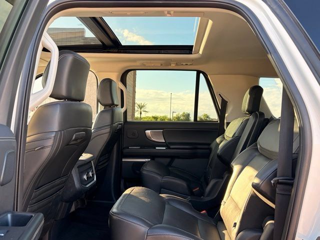 Used 2025 Ford Expedition Max Platinum w/ Driver's Package AWD/4WD image 16
