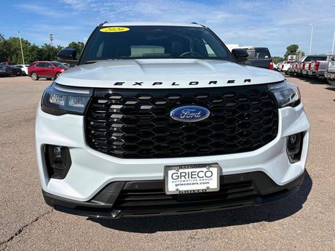 Used 2026 Ford Explorer ST-Line w/ ST-Line Street Pack AWD/4WD image 7