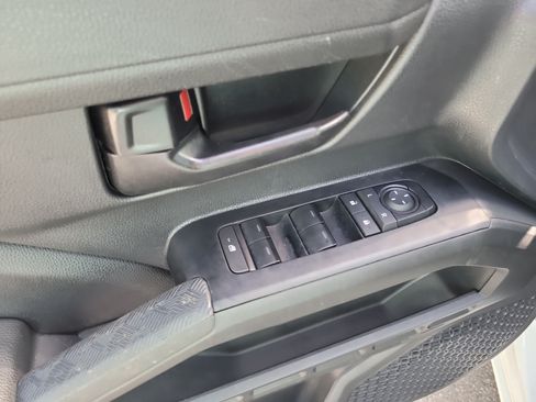 Used 2025 Toyota Tacoma SR5 AWD/4WD image 18