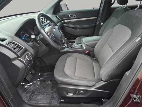 Used 2018 Ford Explorer XLT w/ Equipment Group 201A AWD/4WD image 20