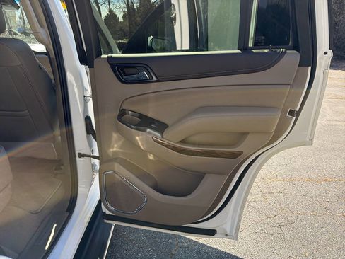 Used 2019 GMC Yukon SLT w/ Open Road Package RWD image 28