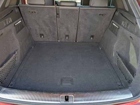 Used 2019 Audi SQ5 Premium Plus w/ Premium Plus Package image 18