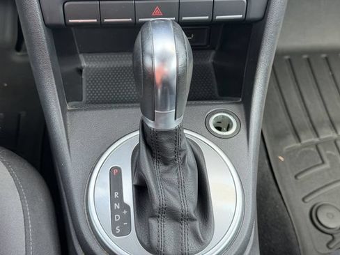 Used 2019 Volkswagen Beetle 2.0T S FWD image 28