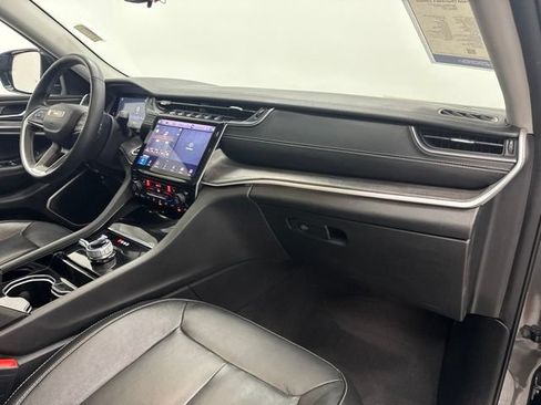 Used 2022 Jeep Grand Cherokee L Limited AWD/4WD image 34