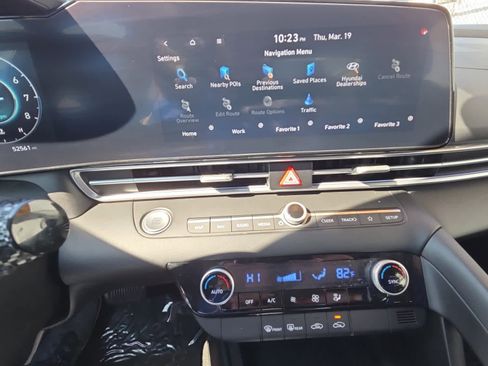 Used 2024 Hyundai Elantra SEL image 16