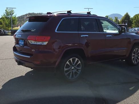 Used 2018 Jeep Grand Cherokee Overland AWD/4WD image 8