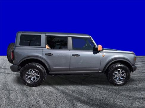 Certified 2025 Ford Bronco Badlands image 3