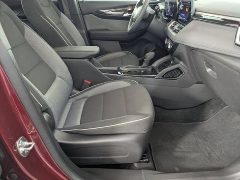 Used 2025 Chevrolet TrailBlazer LT AWD/4WD image 33