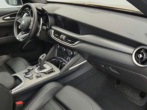 Used 2023 Alfa Romeo Stelvio Veloce image 44