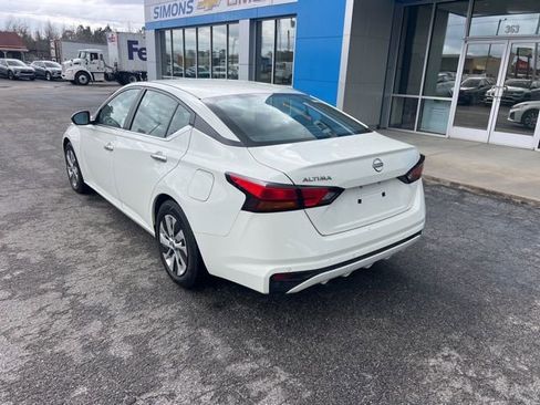 Used 2024 Nissan Altima 2.5 S image 14