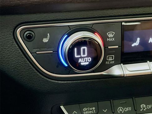 Used 2021 Audi Q5 Premium w/ Convenience Package image 22