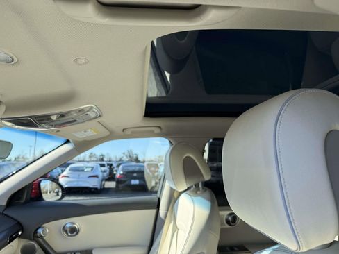 Used 2023 Genesis GV60 Advanced image 20