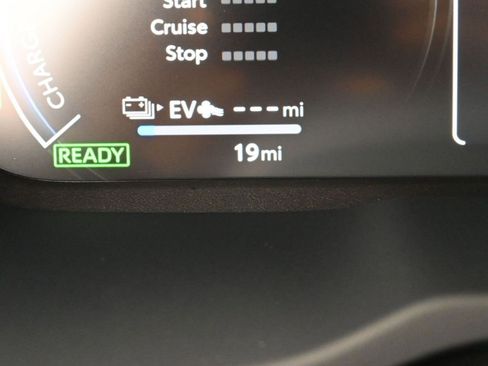 Used 2025 Toyota RAV4 XSE image 18