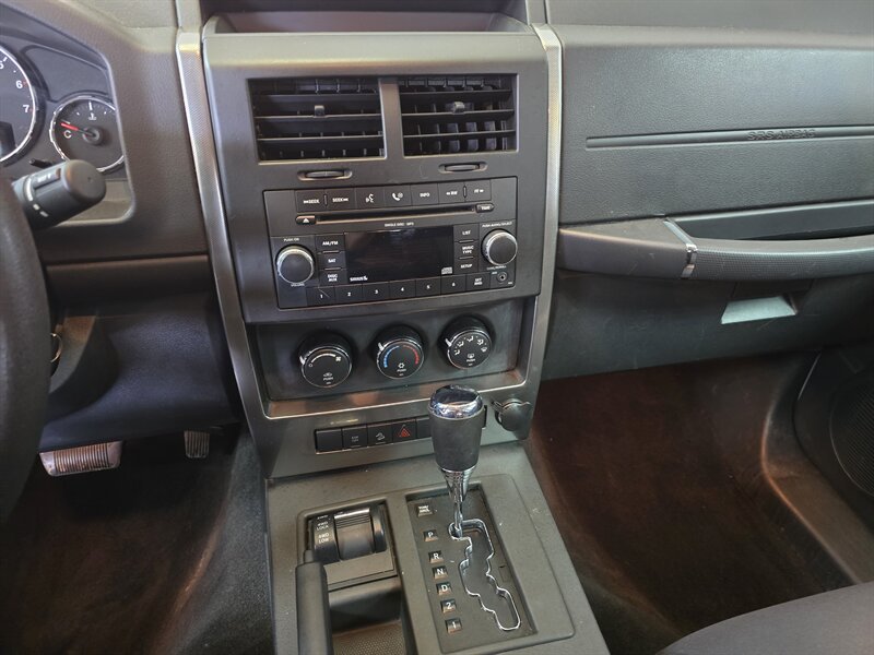Used 2009 Jeep Liberty Sport w/ Popular Equipment Group AWD/4WD image 24