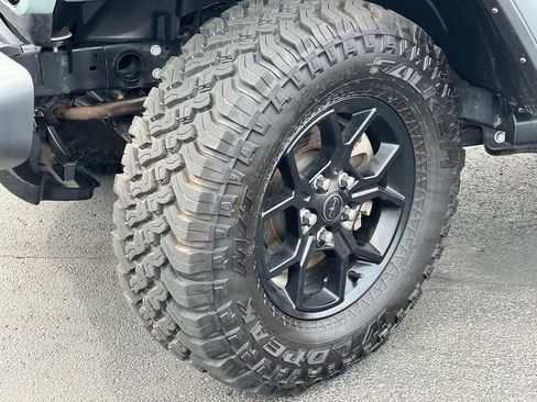 Used 2024 Jeep Wrangler Unlimited Sport AWD/4WD image 9