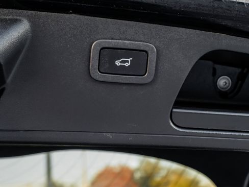 Used 2019 Jaguar E-PACE S image 59