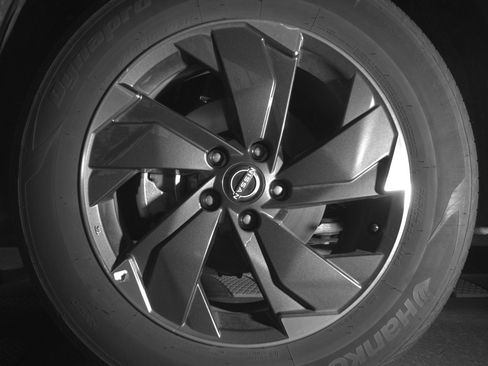 Used 2025 Nissan Rogue SV AWD/4WD image 12