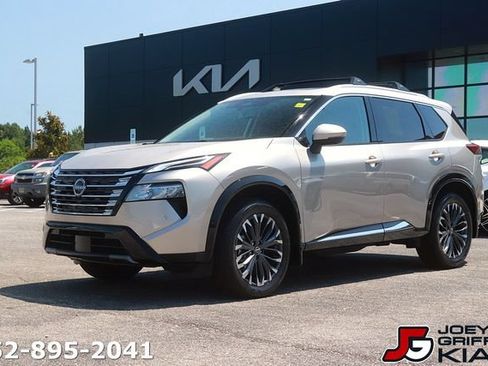 Used 2025 Nissan Rogue Platinum w/ Platinum Premium Package FWD image 1