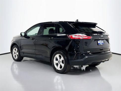 Used 2022 Ford Edge SE image 4
