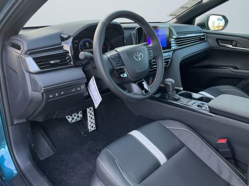 New 2026 Toyota Camry SE image 11