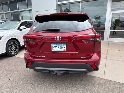 Used 2020 Toyota Highlander LE AWD/4WD image 21