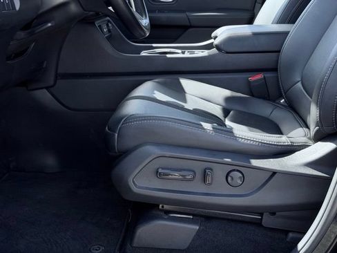 Used 2025 Honda Pilot EX-L image 19
