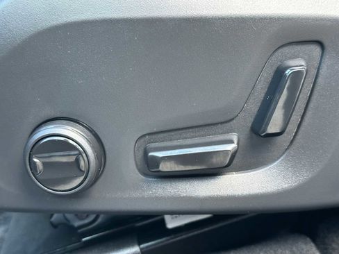 Used 2025 Volvo XC60 B5 Core w/ Protection Package Premier image 22