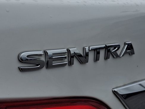 Used 2017 Nissan Sentra SV FWD image 31