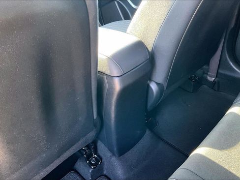 Certified 2025 Kia Soul LX w/ LX Technology Package FWD image 10