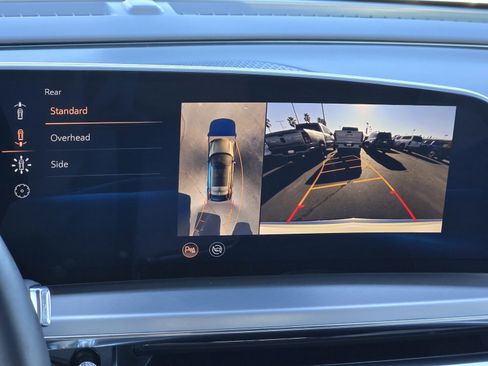 Used 2025 Cadillac Lyriq Luxury image 18