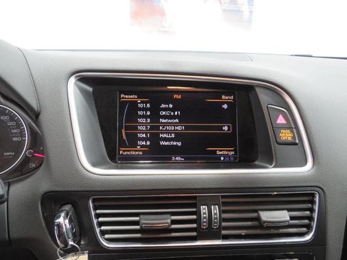 Used 2016 Audi Q5 2.0T Premium Plus w/ Technology Package image 19