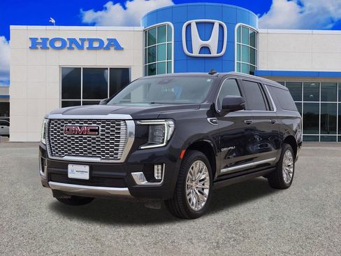 Used 2023 GMC Yukon XL Denali AWD/4WD image 7