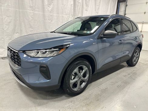 Used 2025 Ford Escape ST-Line image 3