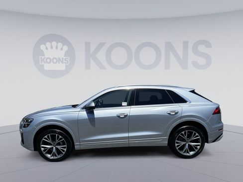 Used 2025 Audi Q8 Premium AWD/4WD image 2