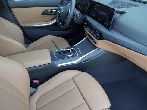 Certified 2025 BMW 330i Sedan RWD image 10