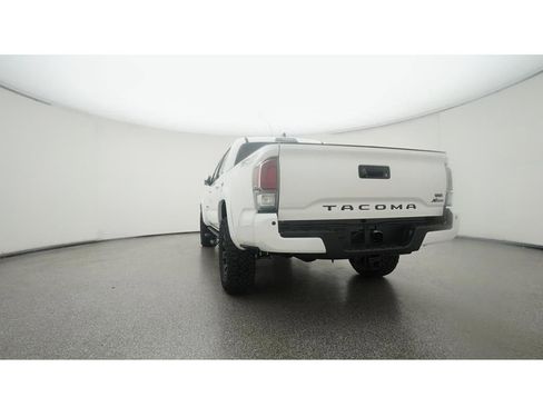 Used 2022 Toyota Tacoma TRD Sport w/ Technology Package AWD/4WD image 26