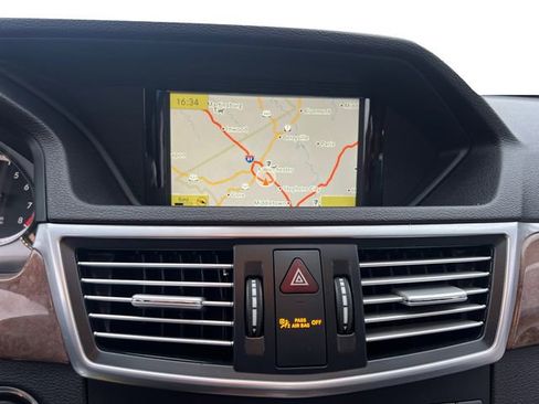 Used 2012 Mercedes-Benz E 350 4MATIC Sedan image 21