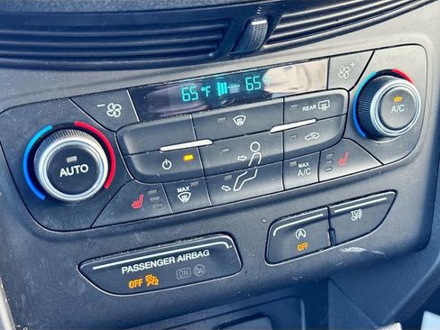 Used 2019 Ford Escape SE image 8