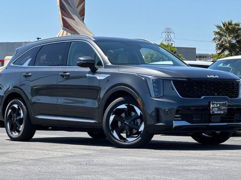 New 2025 Kia Sorento EX image 2